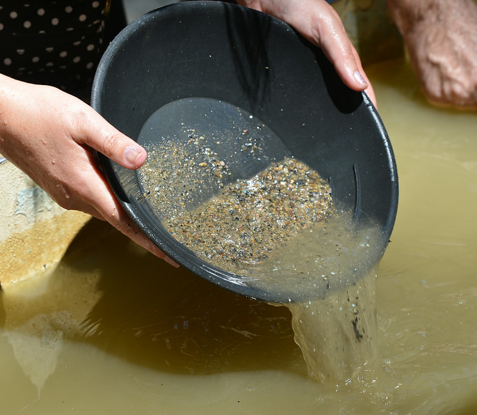 gold nugget panning